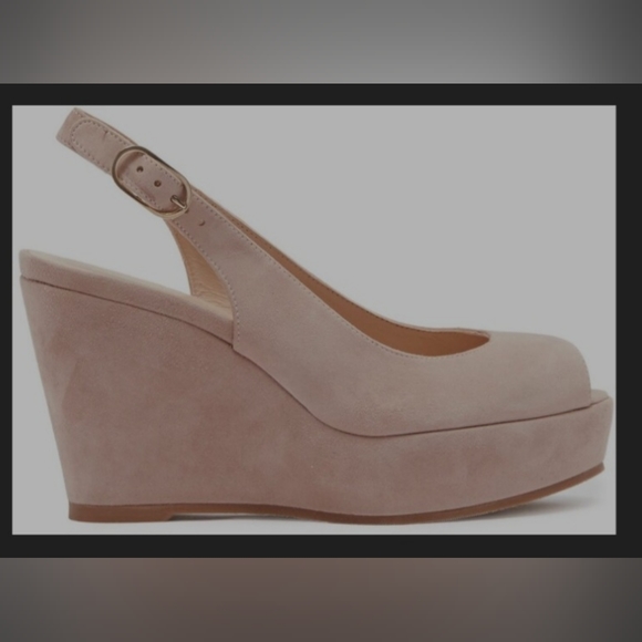 *NWOT Stuart Weitzman Rinna Suede Slingback Peeptoe Wedges size 9 - Picture 3 of 10